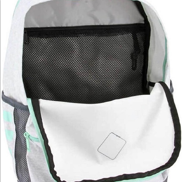🆕 Adidas 🎒 Core Backpack White & Green - Picture 6 of 9